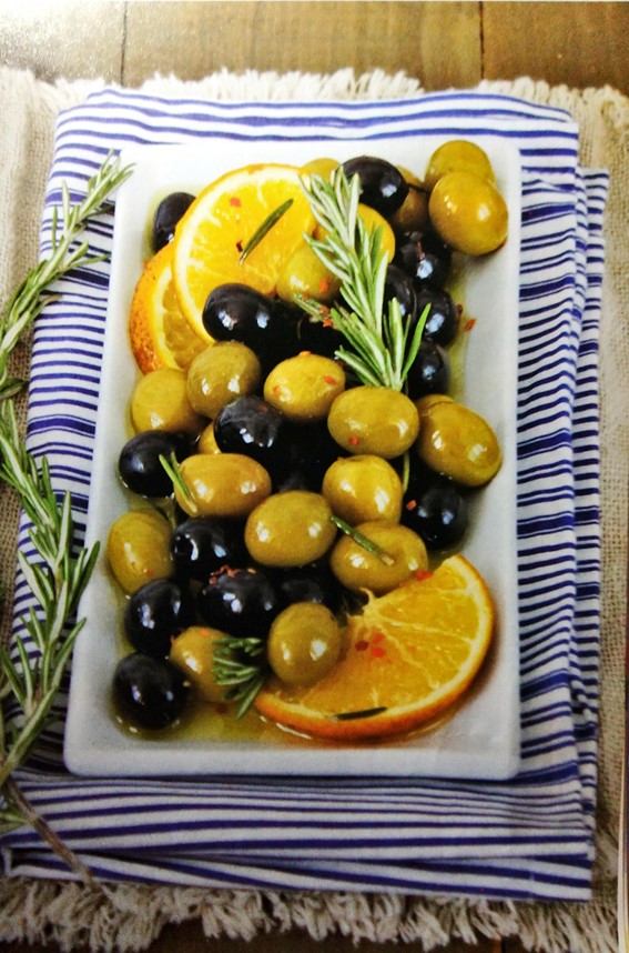 Aceitunas marinadas a la naranja