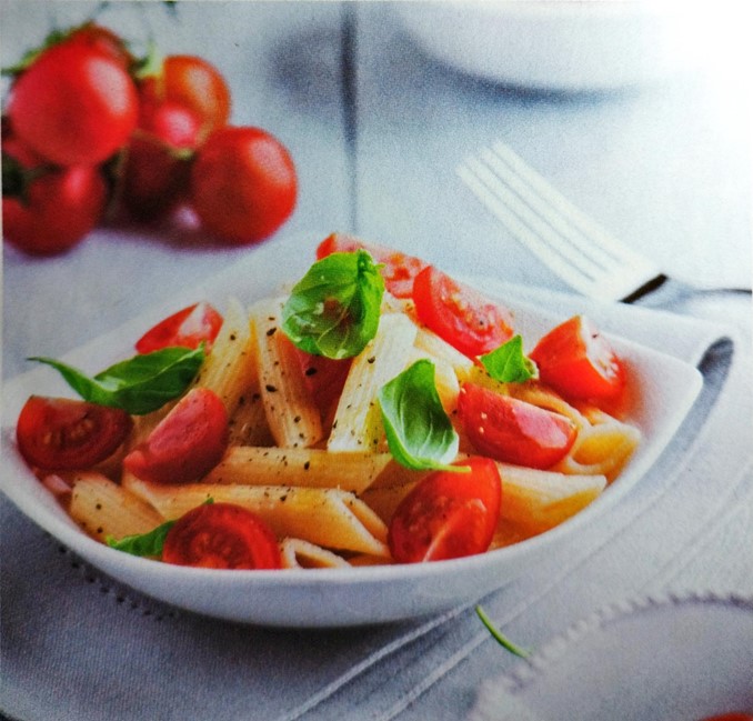 Pasta pluma con tomate