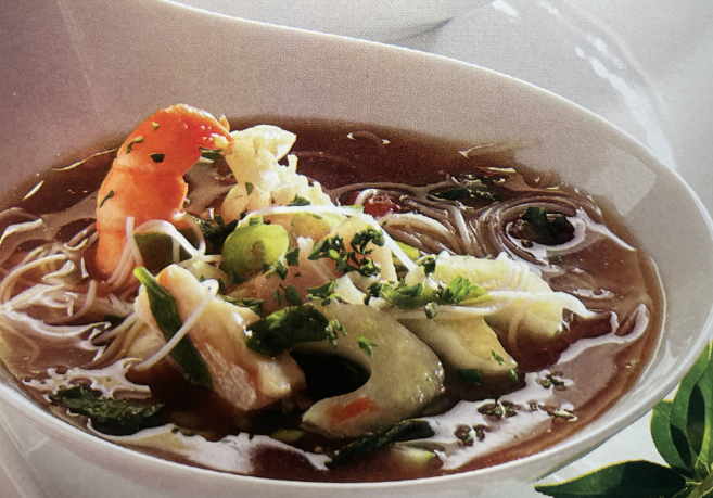 Sopa de pescado agridulce con fideos celofán
