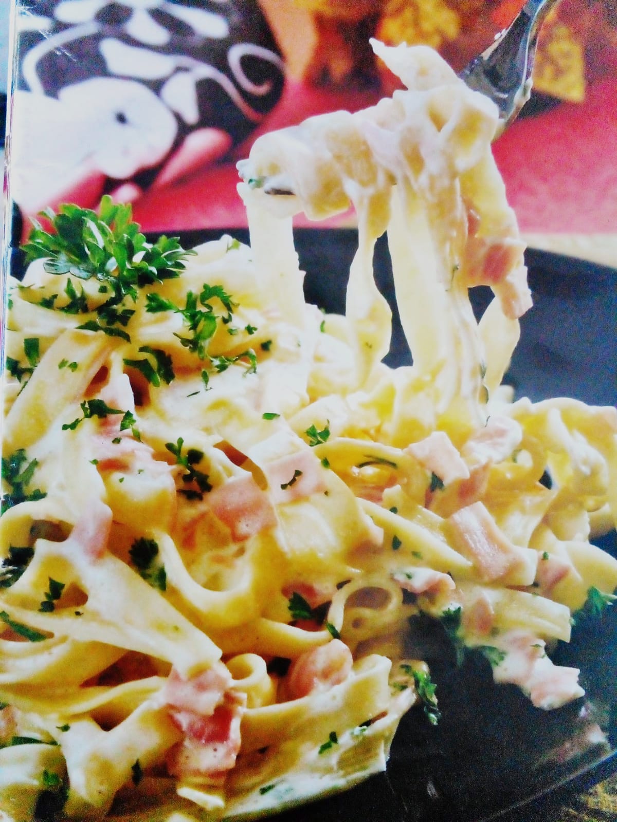 Fettucini a la crema con jamón 
