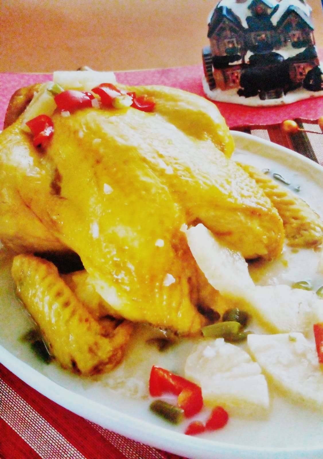 Pollo en salsa de piña-coco