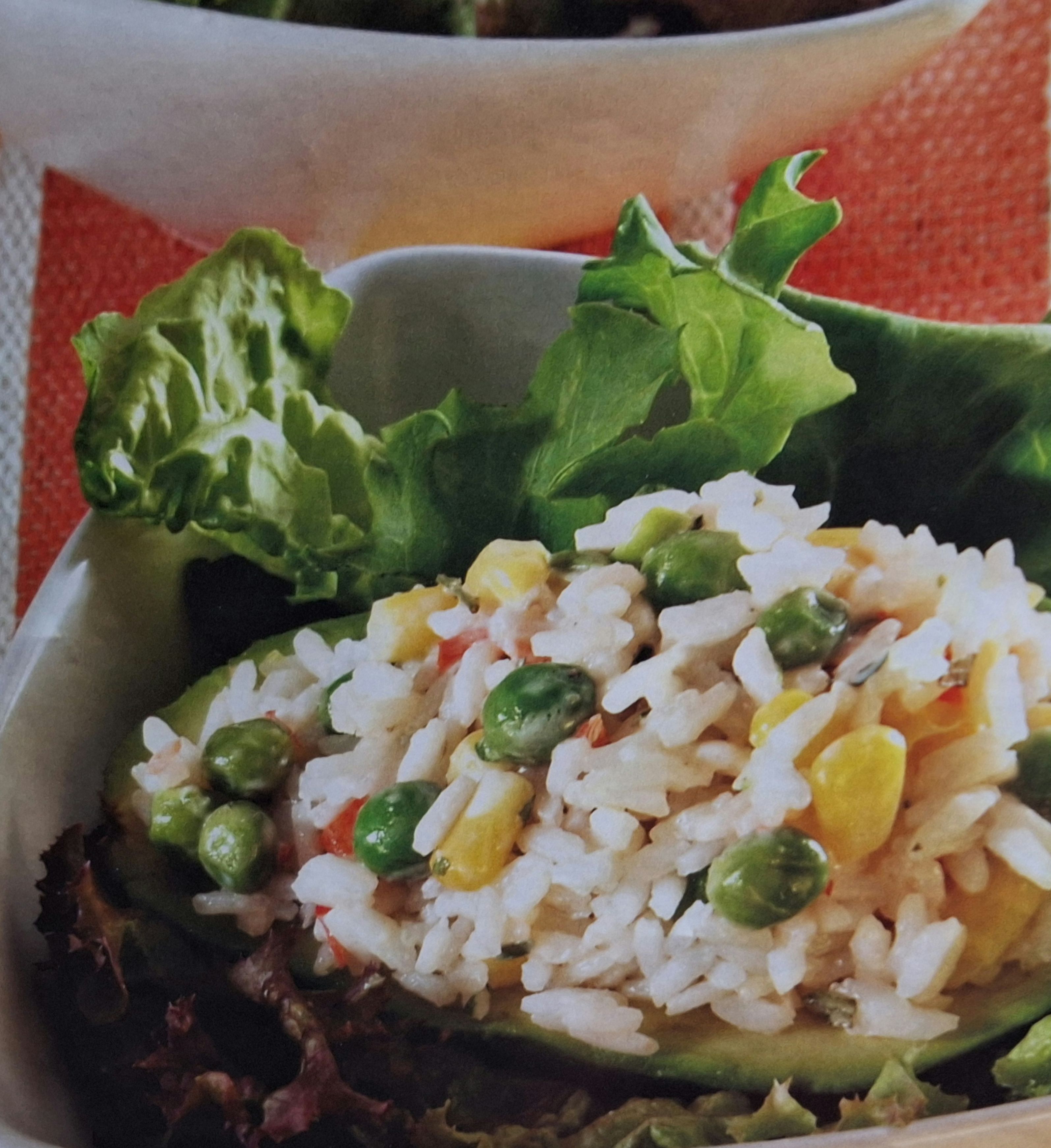 Aguacates rellenos de arroz 